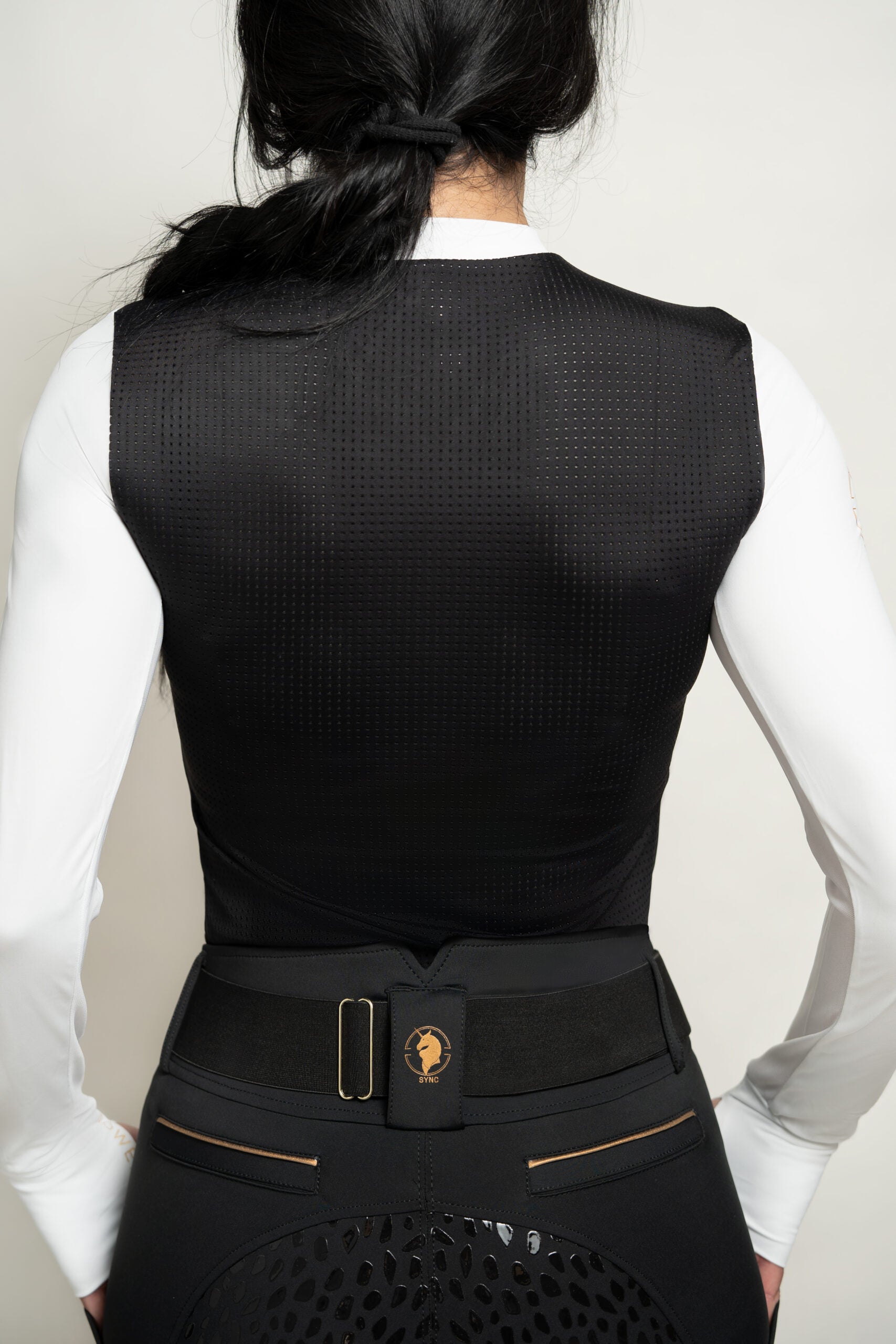 Chloe Performance Top (White/Black)