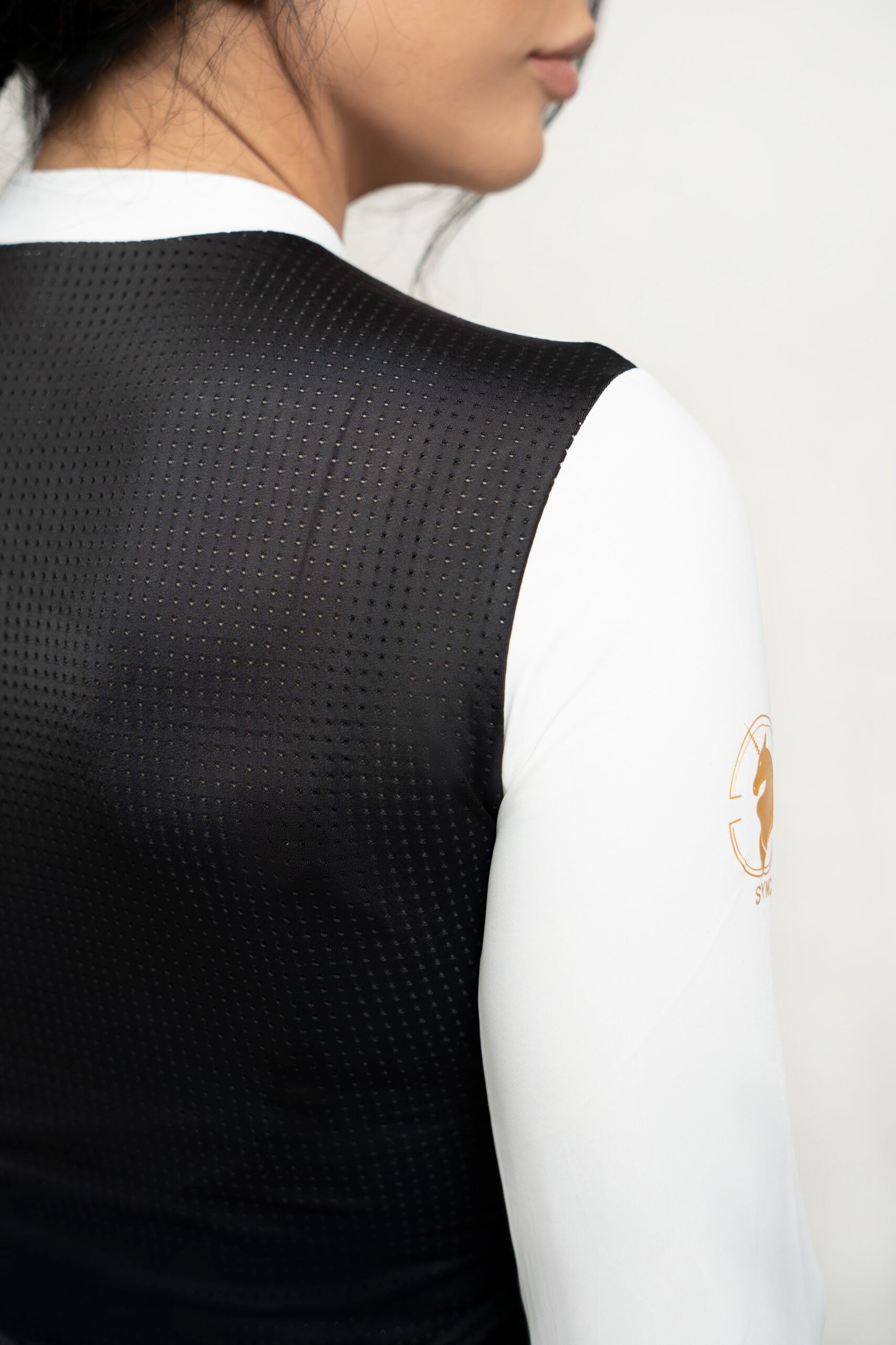 Chloe Performance Top (White/Black)