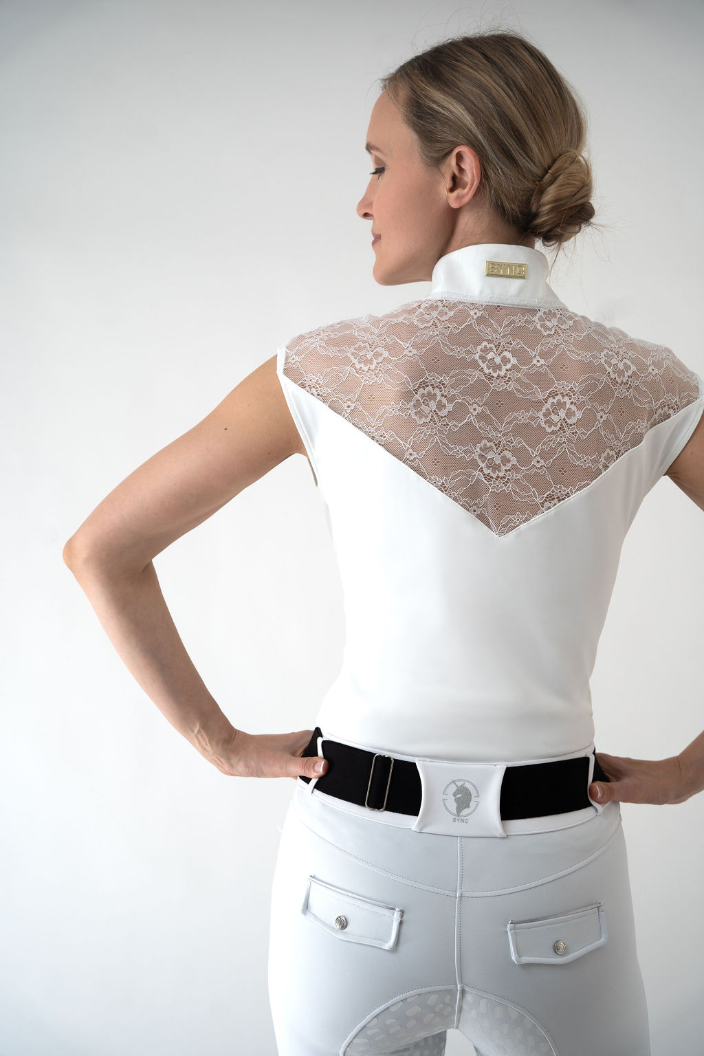 Sleeveless Lacey Top (White)