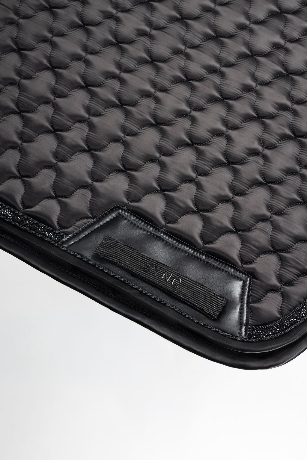 Dragon Luxe Saddle Pad (Dressage/Black)